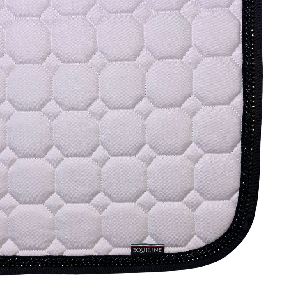 Equiline Dressurschabracke Octagon weiß (breite schwarze Glitzerborde, dunkler Strass, schwarzer Rand)