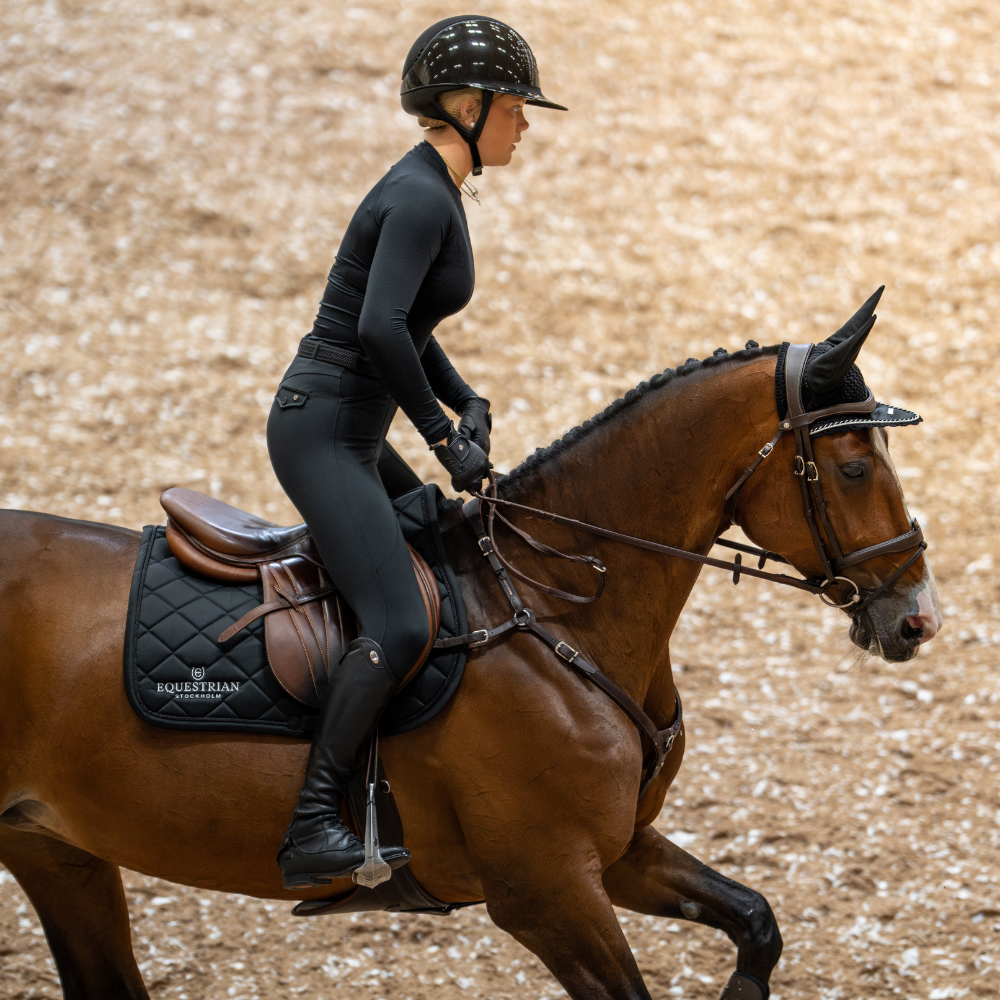 Equestrian Stockholm Springschabracke Line Black
