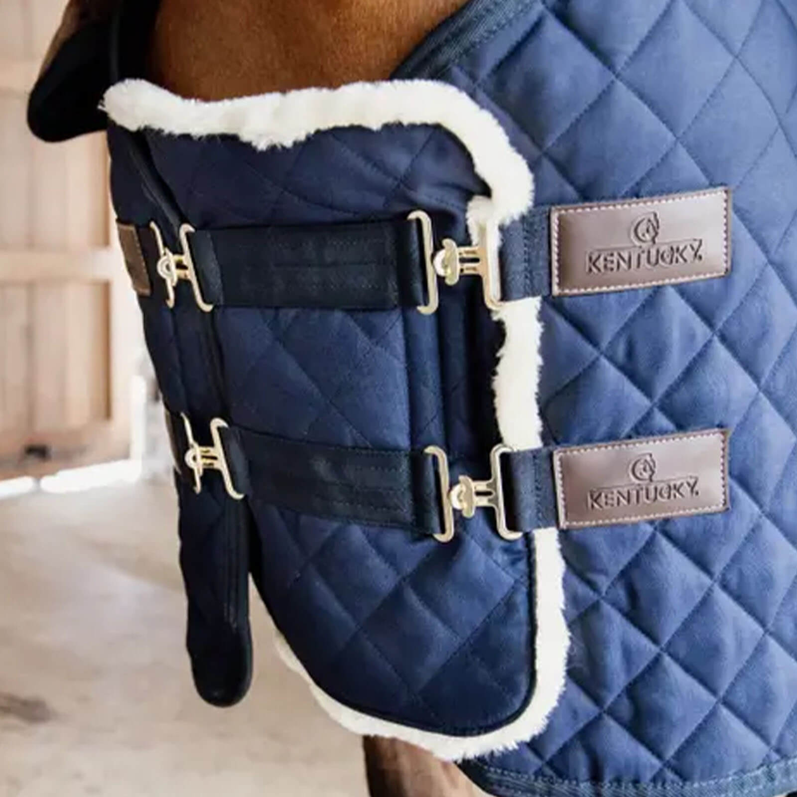 Kentucky Horsewear Brusterweiterung Steppung mit Fell