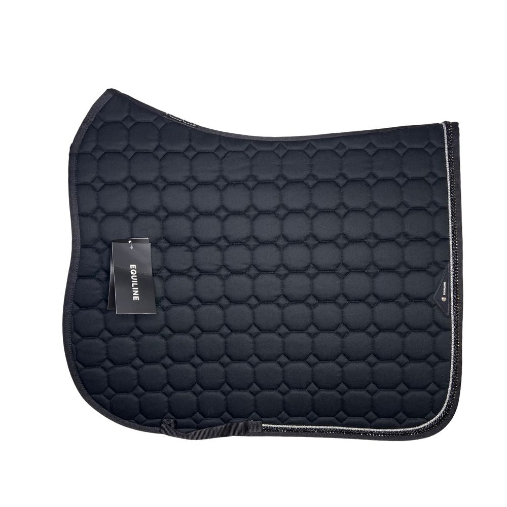 Equiline Dressurschabracke Octagon schwarz (schmale silberne und breite schwarze Glitzerborde, dunkler Strass)