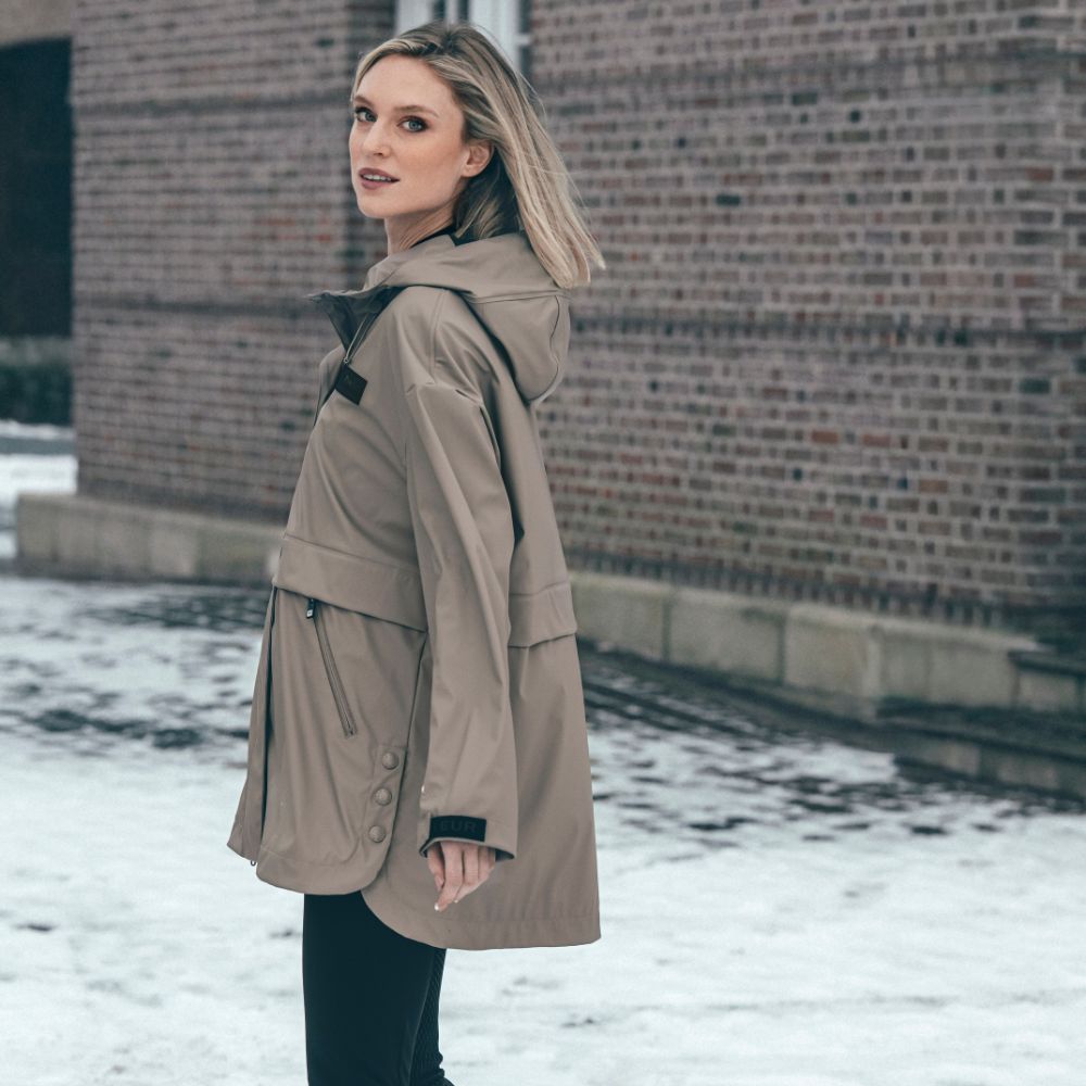 Pikeur Rainzip Cape Regenponcho Athleisure, H/W 26