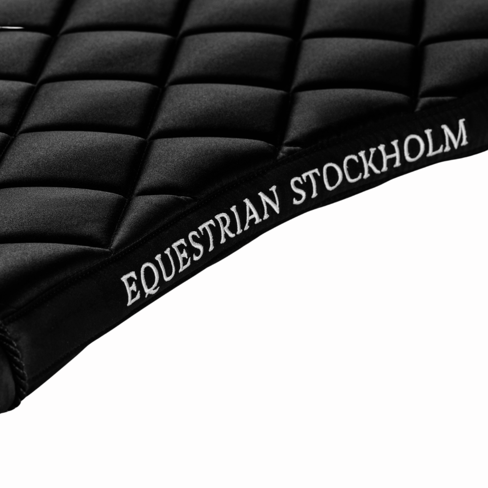 Equestrian Stockholm Springschabracke Line Black